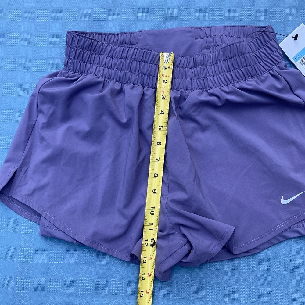 Nike Training Shorts Womens Size M Lavender Dri Fit Brief Lined Loose Fit NWT - Picture 12 of 14